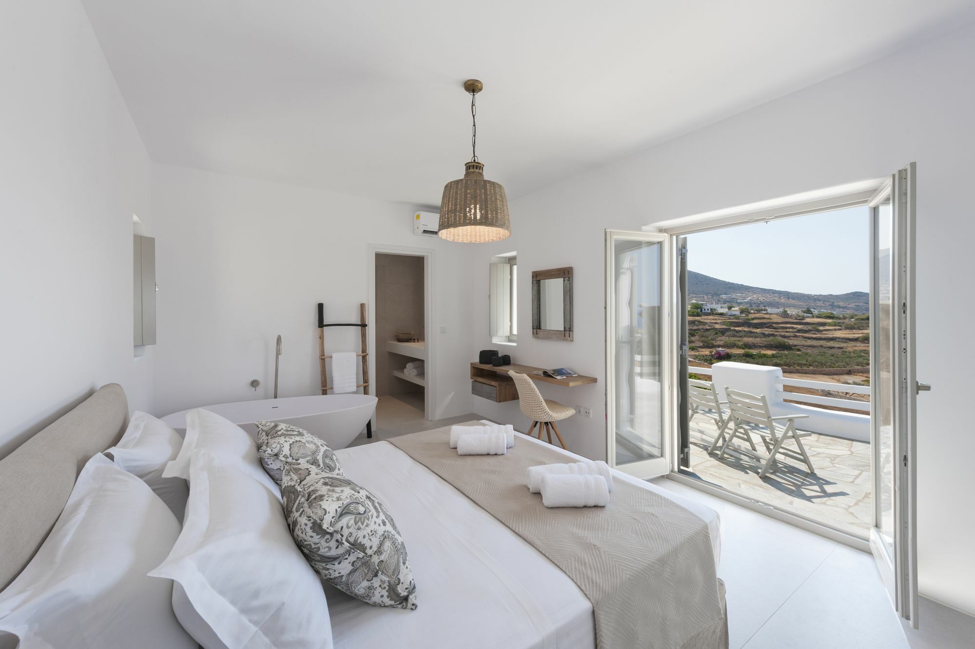 Niriides Luxury Villas Alikí Eksteriør billede