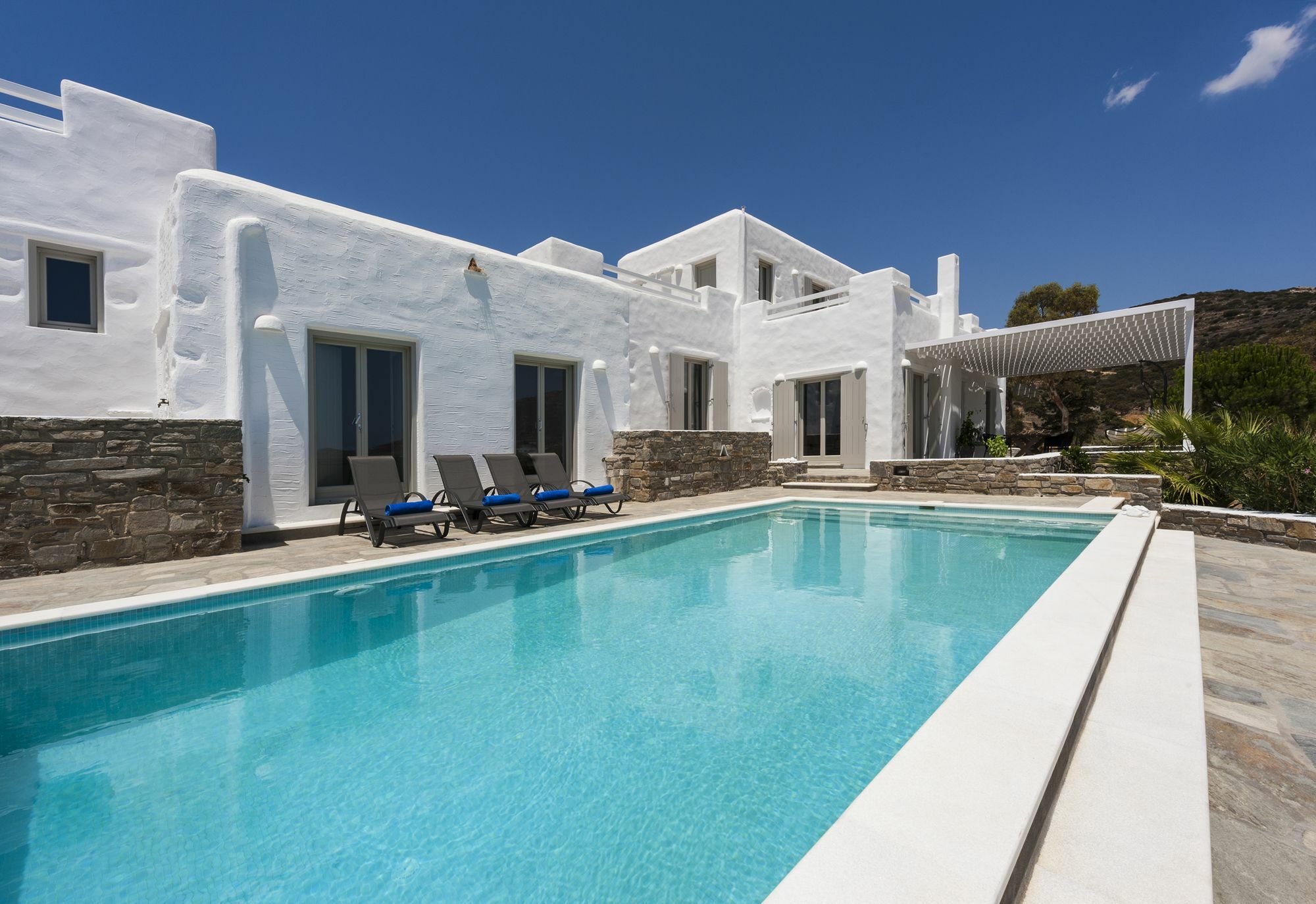 Niriides Luxury Villas Alikí Eksteriør billede